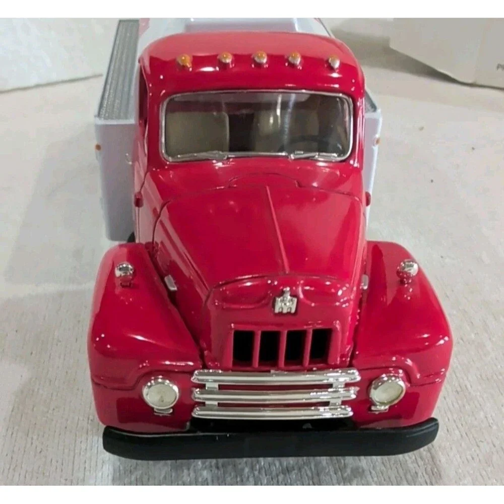 1996 First Gear, 1957 International R-190 Fuel Tanker, 1:34 Scale, Diecast, NIB